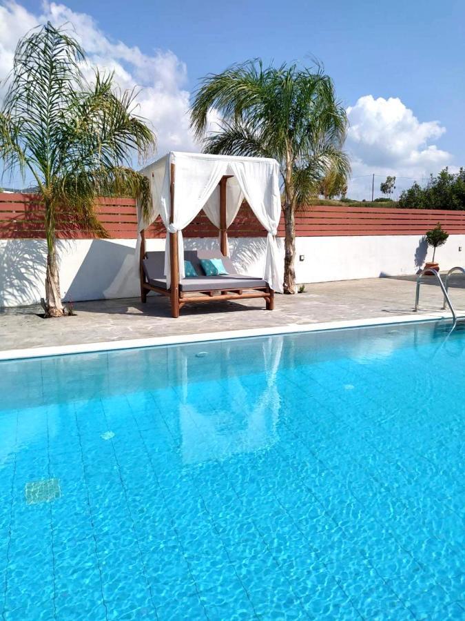 Dorieus Villa Lakhania Bagian luar foto